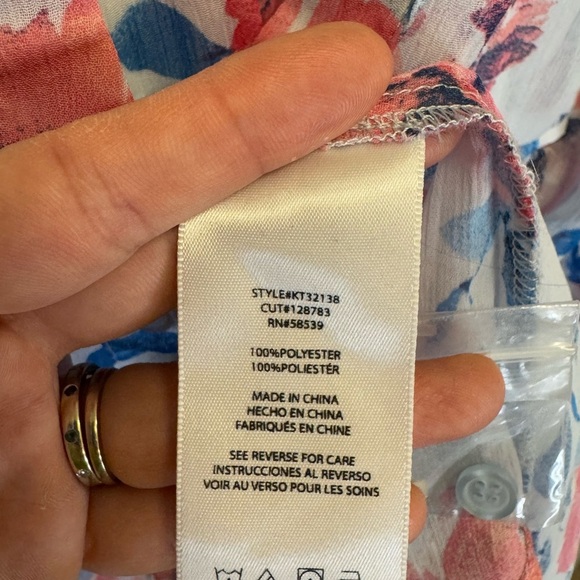 Kut from the Kloth Floral Button Down Shear Top Women’s oversized Size XS - Picture 10 of 15